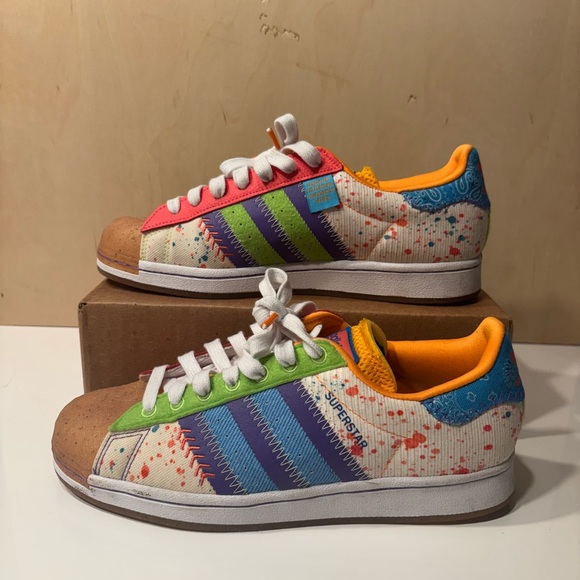 Adidas S.E.E.D Superstars Size 9 Like new - Picture 1 of 7